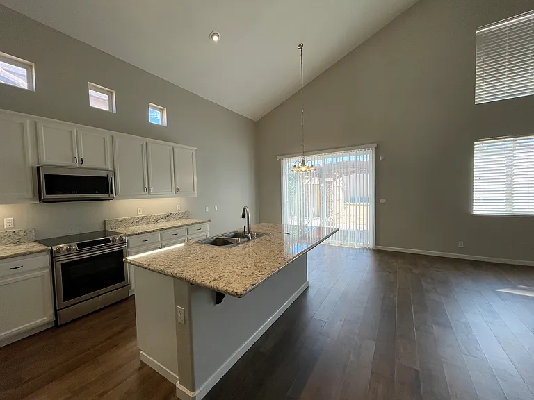 1246 Poppy Hills Ln — Photo 10