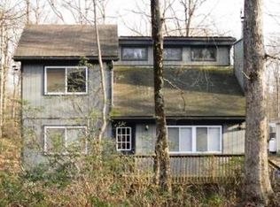 134 Colette Ln, Dingmans Ferry, PA