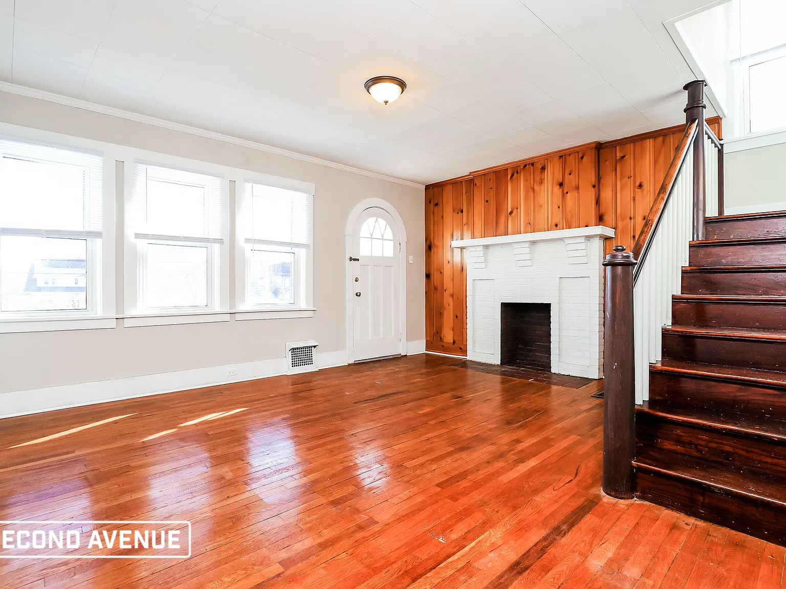 3 bed, 1.5 bath, 1716 sqft, $2,059 — Photo 3