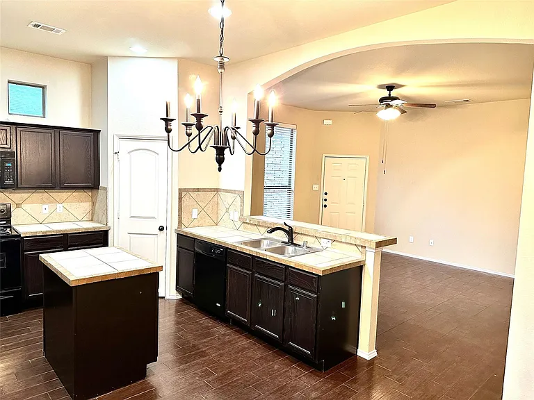 387 Orbit Dr #387 — Photo 3