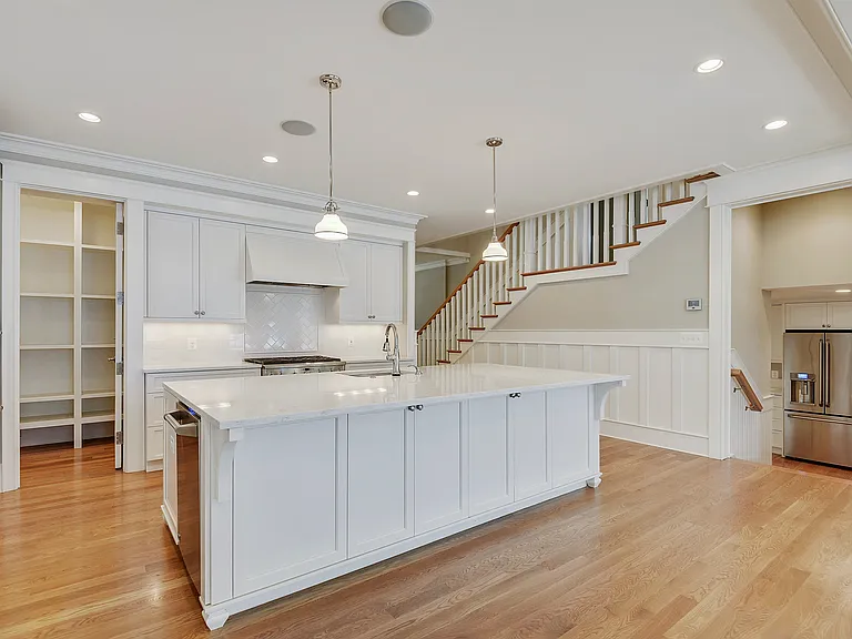 8703 Bradmoor Dr — Photo 18