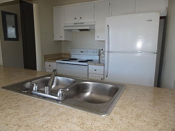 4th image of 1586 South St Unit 1586
