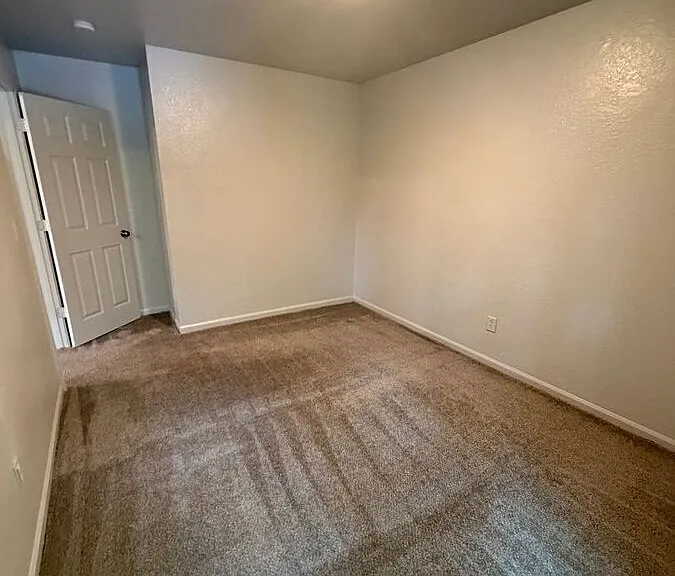 301 E Kansas St — Photo 24