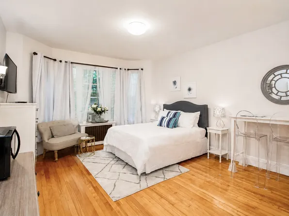 1253 Beacon St, Brookline, MA