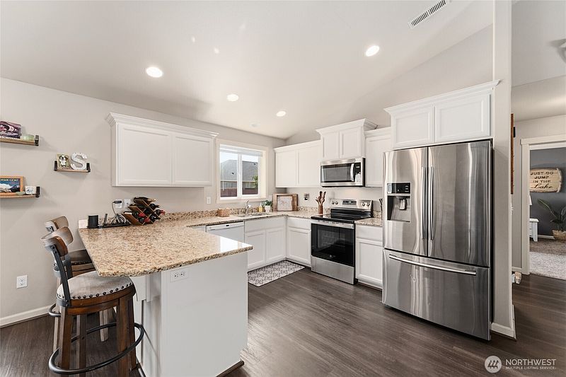 5th image of 434 N Wilson Street