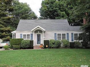1331 Gardiner Dr, Bay Shore, NY 11706