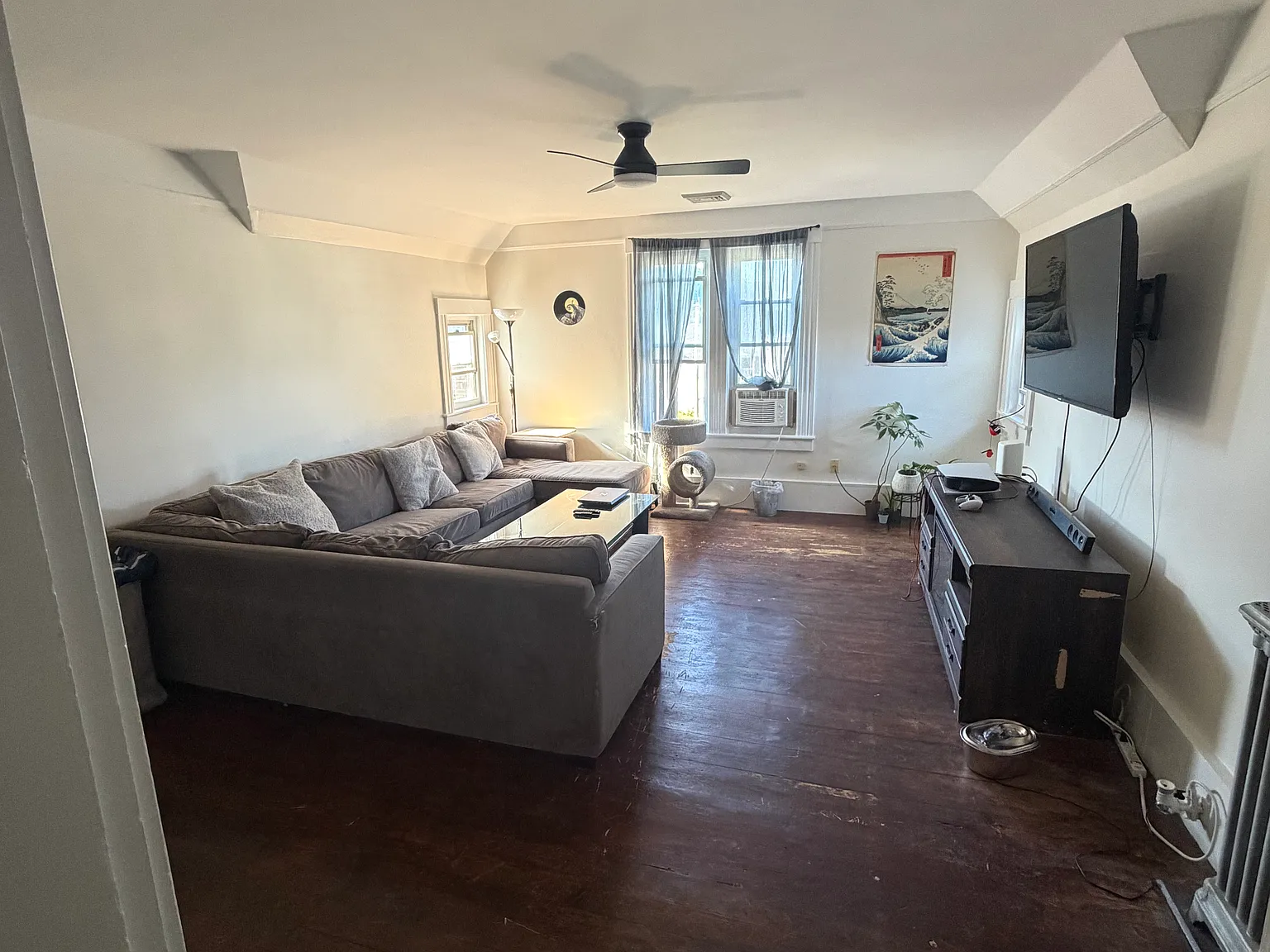 3 bed, 1600 sqft, $850 — Photo 4