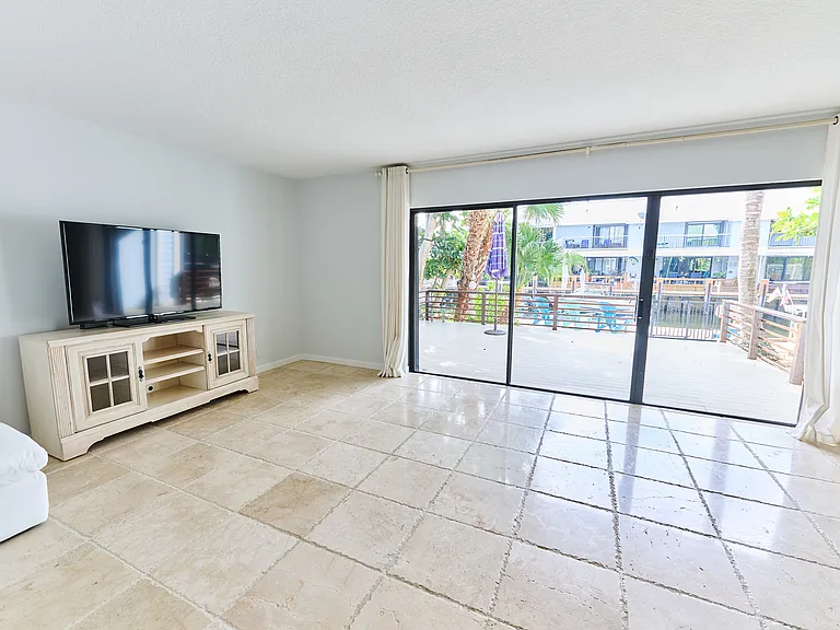 618 Mariners Way #618 — Photo 10
