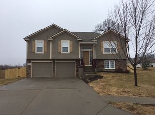 500 Hibiscus Dr, Belton, MO 64012
