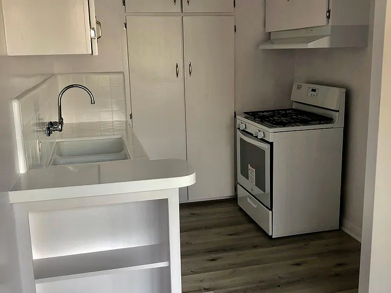 11818 Gateway Blvd #15 — Photo 14
