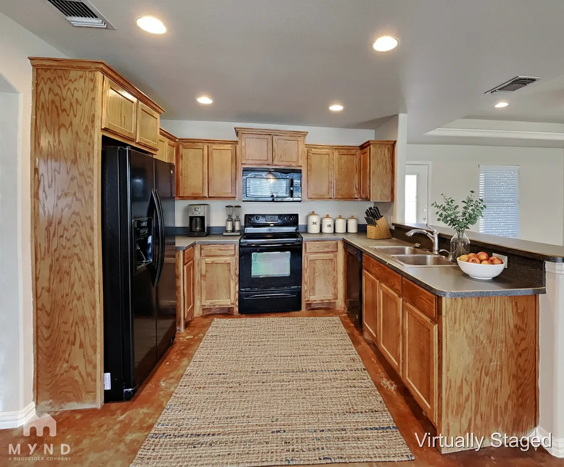 3 bed, 2.0 bath, 1250 sqft, $1,699 — Photo 3