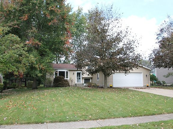 3rd image of 3323 Fillmore Dr