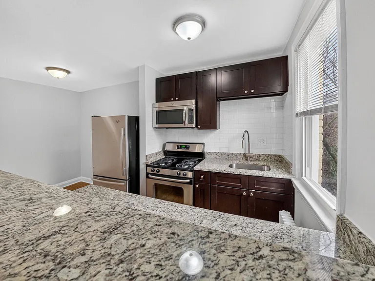 4703 Ravenswood Rd #25 — Photo 8