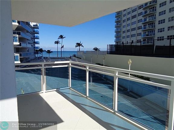 3rd image of 3430 Galt Ocean Dr APT 211