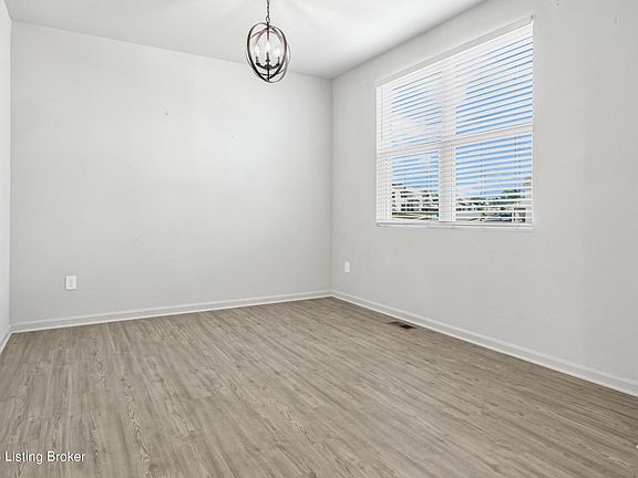 3rd image of 409 Vildana Way