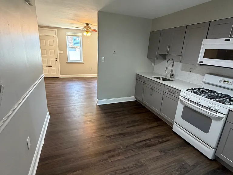 2538 Manton St — Photo 3