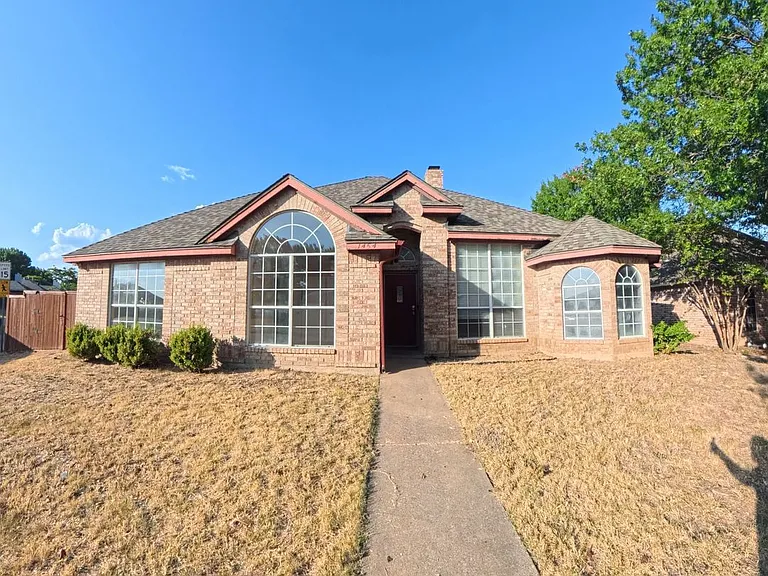 1454 Cromwell Ct — Photo 1