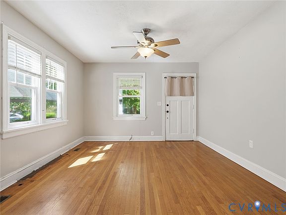 5th image of 121 W 30th St