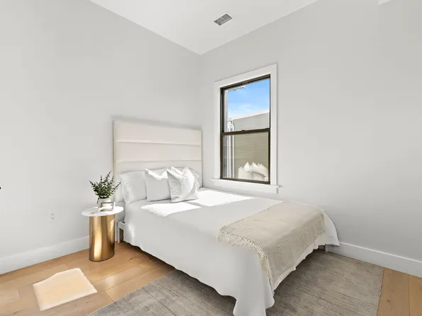 2602 Palisade Avenue image 4 of 13