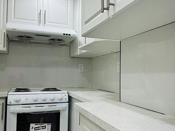2nd image of 35 Brixham Ln #Basement