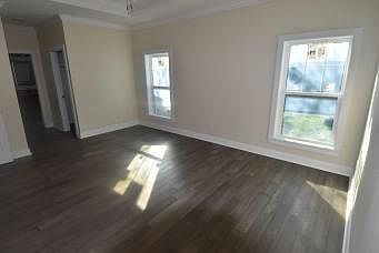 3rd image of 4806 N 11th St