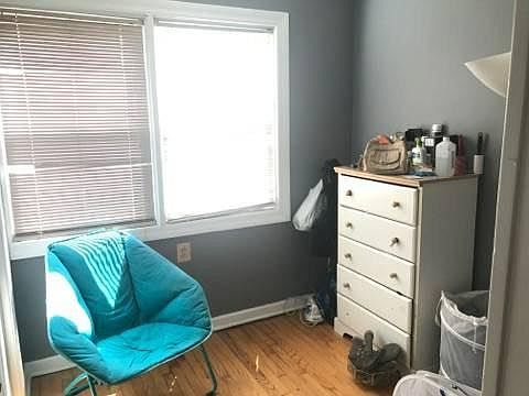 4th image of 2021 W Farragut Ave APT 3
