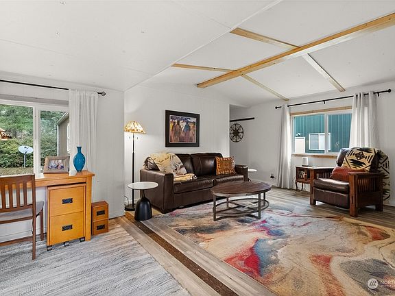 5th image of 16518 140th Street NW