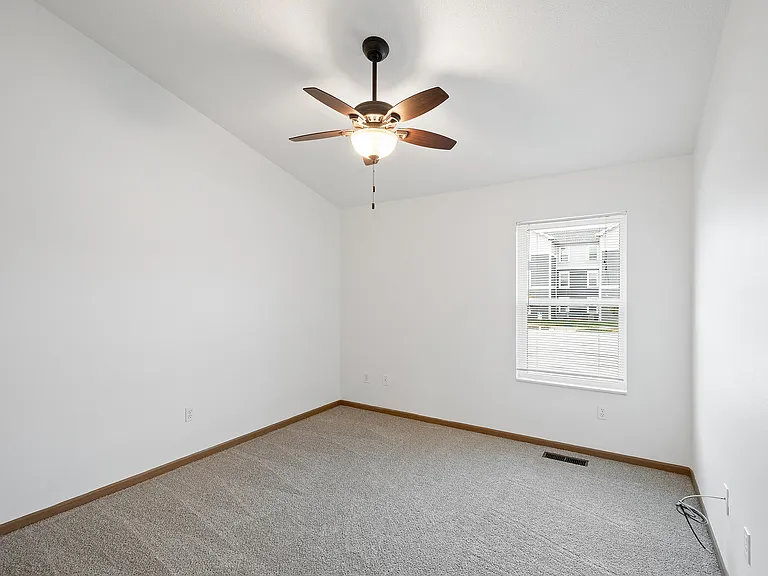 ReNew Edwardsville Apartment Collection — Photo 27