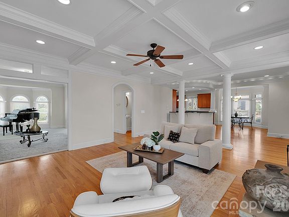 4th image of 18326 Bowsprit Pointe Rd