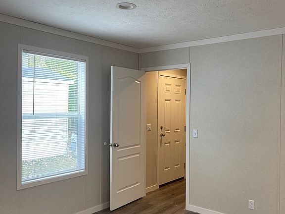 5th image of 9910 Geraldine St #173