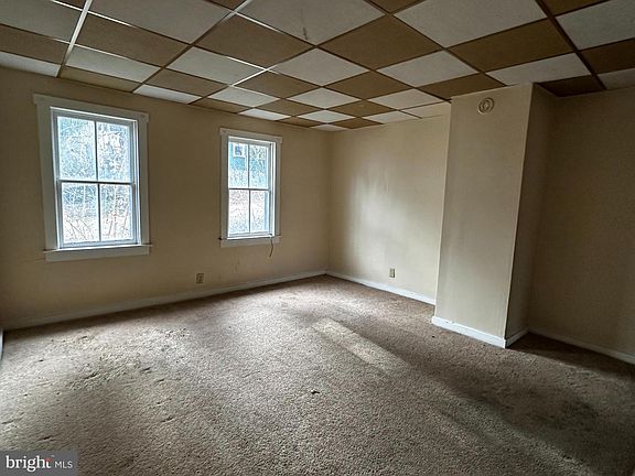 4th image of 215 S Spring St