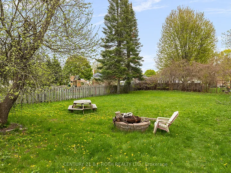 243 Wellington St E #LOWER LEVEL — Photo 15