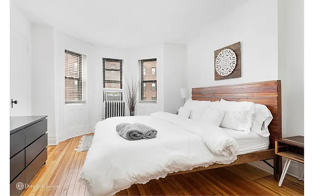 Rented by Douglas Elliman | media 19