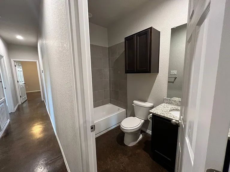 1107 Renee St — Photo 11