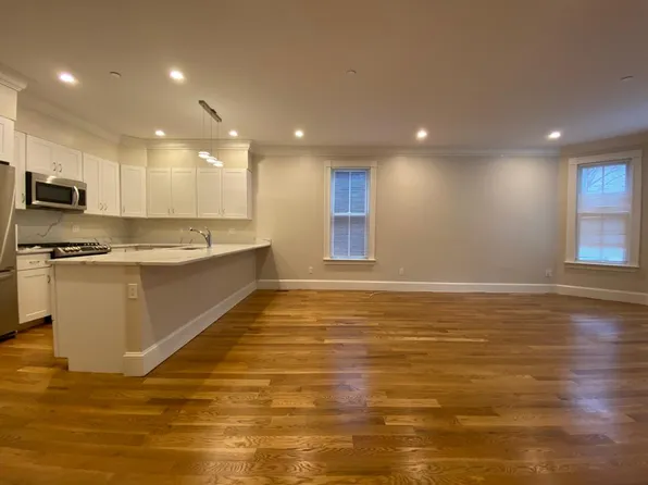472 Green St, Cambridge, MA