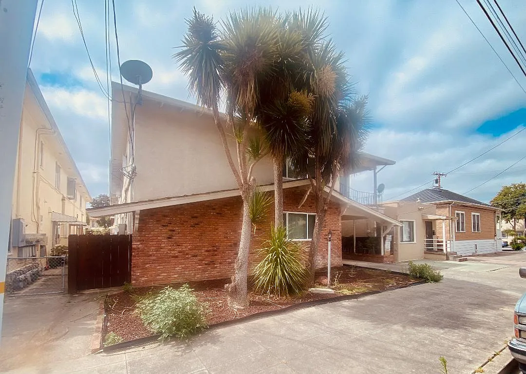 2 bed, 990 sqft, $2,495 — Photo 3