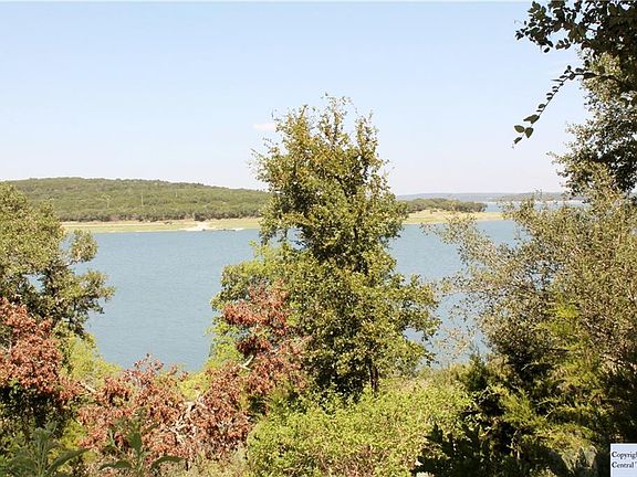 3rd image of 796 Five Oaks Cir