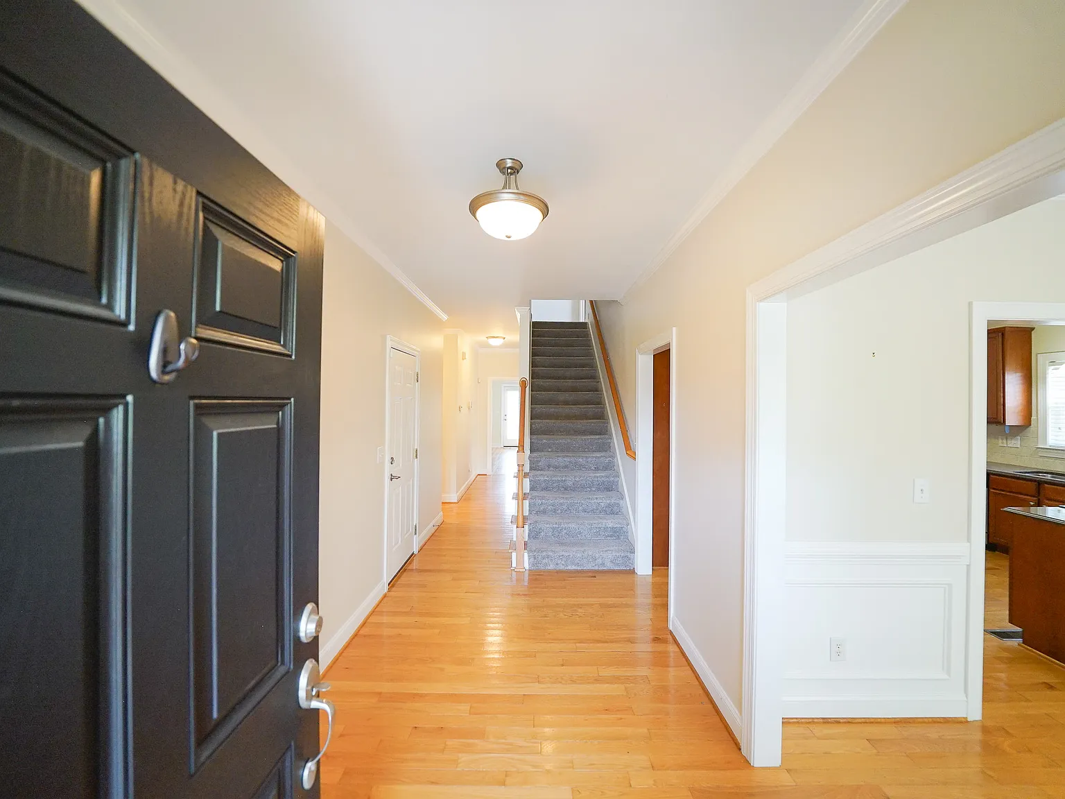 4 bed, 2780 sqft, $2,390 — Photo 3