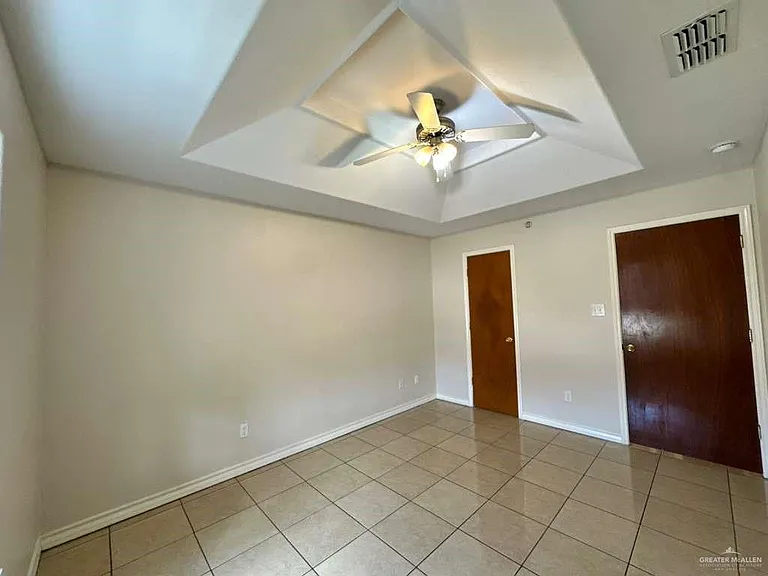 1109 W Eisenhower St #5 — Photo 12