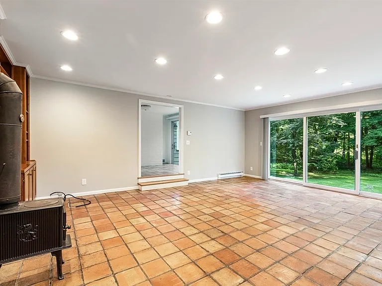 216 Claybrook Rd — Photo 10