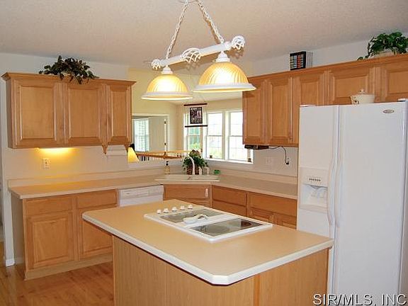 3rd image of 45 E Southcrest Cir