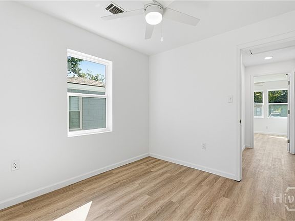 5th image of 212 Fell Street