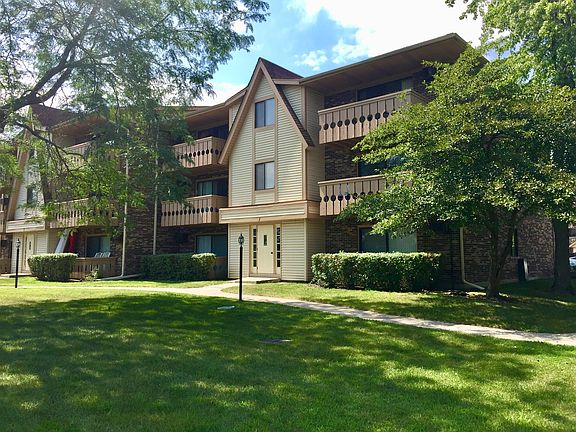 2nd image of 1 Parkside Ct APT 18