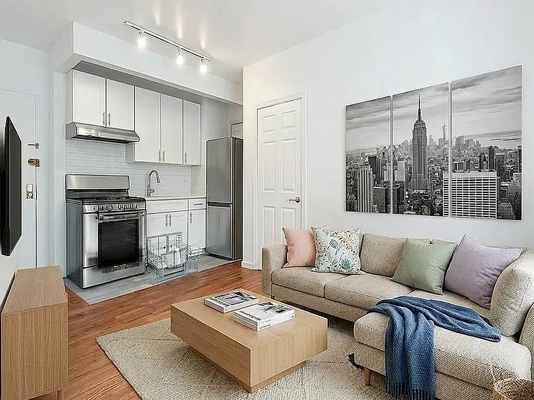 1166 1st Ave #5F — Photo 2