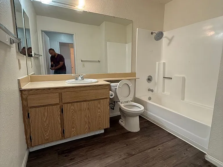3440 Helix St — Photo 9