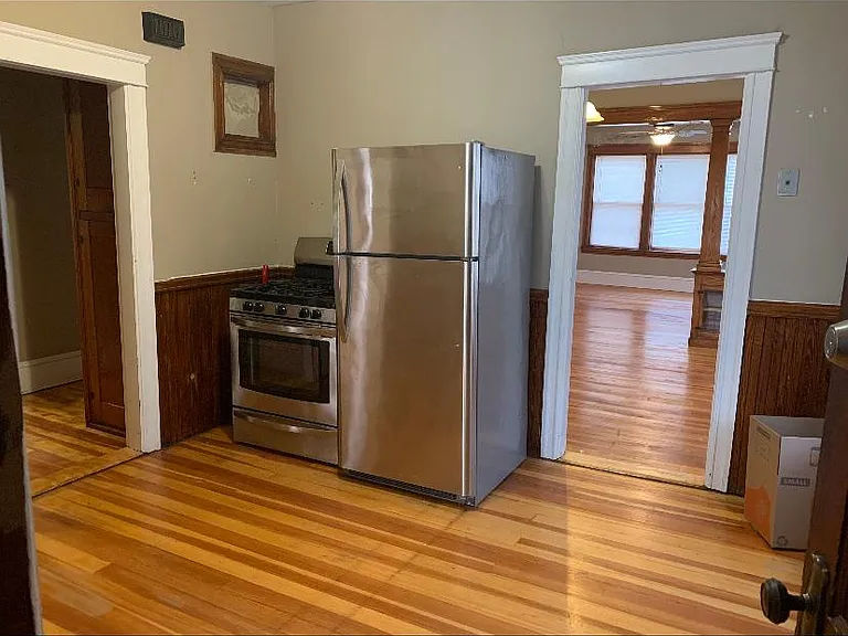 54 Bloomfield St #2 — Photo 4
