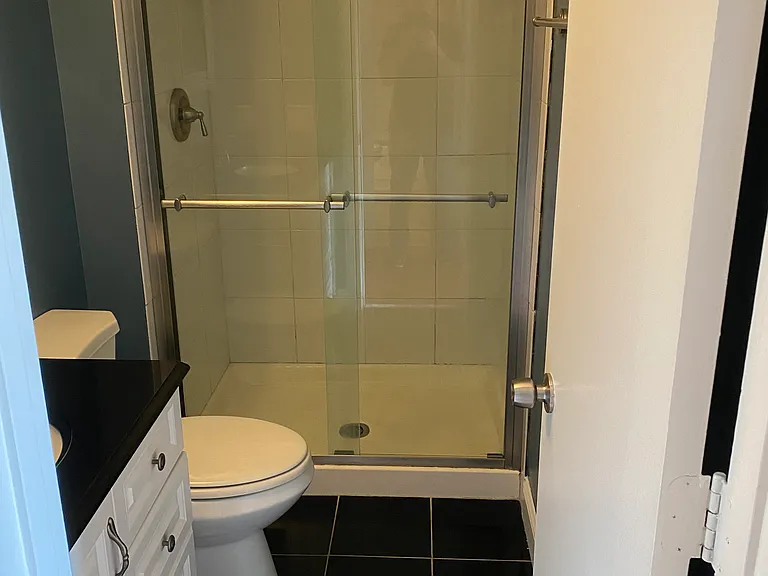 Full Bathroom #2