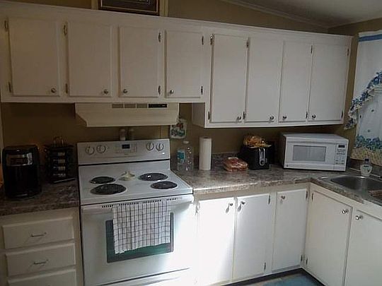 3rd image of 708 Forest Ln