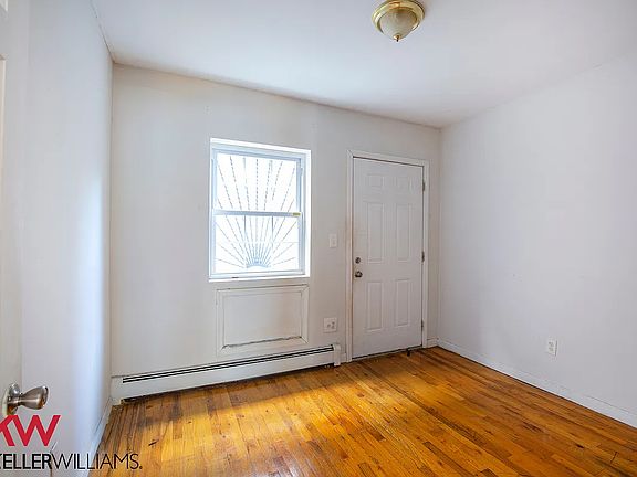 4th image of 697B Evergreen Ave #1