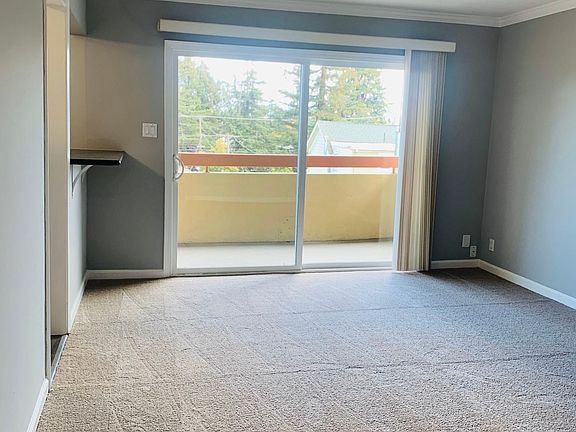 5th image of 520 E Bellevue Ave